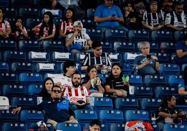 Los asientos de quienes participaron en la bronca aparecieron marcados El incidente empañó una victoria de 2-1 para los albiazules.