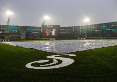 El terreno y la visibilidad obligaron a suspender el encuentro por seguridad.
