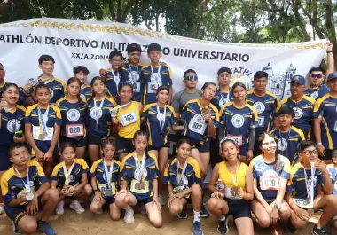 Pablo Jaramillo Flores, comandante de la Sub Zona Saltillo, encabezó la delegación de 32 atletas que acudió a la competencia nacional.