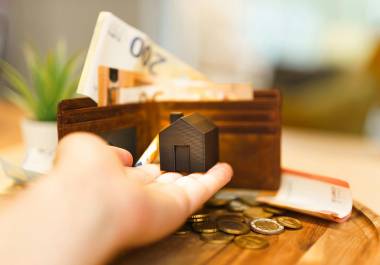 El encarecimiento de los insumos para la construcción de casas ha impactado en los precios al público.
