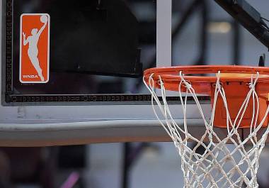 La WNBA propuso un salario máximo de 1 millón de dólares para 2026, con un promedio proyectado de 500,000 dólares y un mínimo de 225,000.