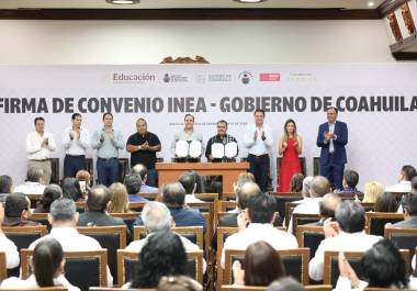Autoridades estatales y federales formalizaron una estrategia conjunta para ampliar el acceso a la educación de jóvenes y personas adultas.