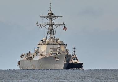 Esta fotografía del 26 de octubre de 2025 muestra el barco de guerra estadounidense USS Gravely, en Puerto España, Trinidad y Tobago.