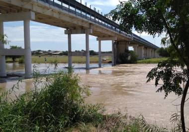 El caudal del río pasó de 43.90 a 134 metros cúbicos por segundo.