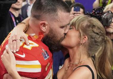 Regalo. El número 13, considerado de la suerte para Taylor Swift, sería la clave detrás de la posible fecha de su boda.