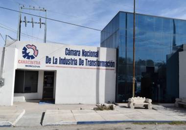 La Canacintra asegura que no se prevén más despidos en el sector automotriz de Monclova para este año.