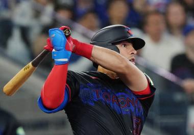 El mexicano Brandon Valenzuela, de los Azulejos de Toronto, pegó su primer jonrón, algo que desató la emoción en general, por ser un joven recién llegado de ligas menores.