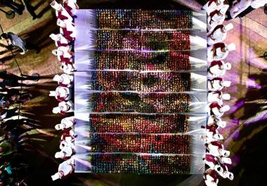 Se utilizaron 300 kg de harina, 1,100 huevos, 100 kg de azúcar y 90 kg de mantequilla, además de 150 kg de azúcares pintados para crear una catrina gigante.