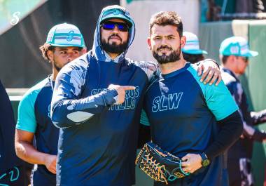 El entrenamiento incluyó ejercicios de corrido de bases y fundamentos defensivos por posición.