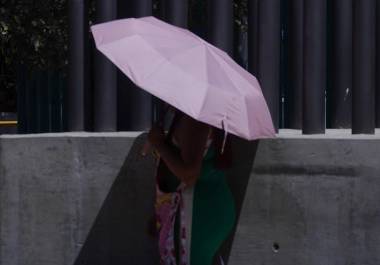 Este día, domingo 22 de marzo, una circulación anticiclónica en niveles medios de la atmósfera, mantendrá ambiente caluroso a muy caluroso.