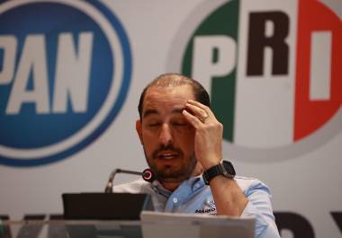 Marko Cortés, dirigente nacional del PAN, posee un reloj Panerai con un valor de mercado de 120 mil 200 pesos.