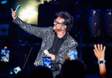 Hechos. Aleks Syntek volvió a llamar la atención en redes sociales y sus canciones registraron un repunte en reproducciones.