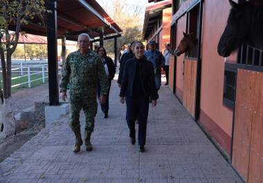 La Presidenta compartió imágenes del recorrido y señaló que la visita tuvo como objetivo reconocer el papel del Ejército Mexicano en labores de seguridad pública.