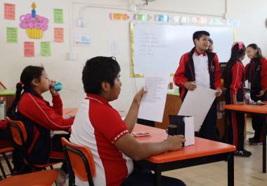 Aunque el calendario escolar 2026-2027 contempla el regreso a clases el 31 de agosto, existe una propuesta para que algunos estudiantes vuelvan a las aulas hasta septiembre.