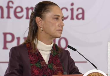 Claudia Sheinbaum dejó claro que su gobierno mantiene la continuidad del proyecto de Andrés Manuel López Obrador, desestimando expectativas de ruptura y subrayando que los principios de la 4T permanecen intactos.