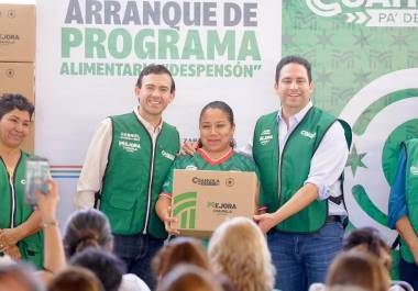 Familias recibieron paquetes con productos de la canasta básica como parte de la estrategia estatal.