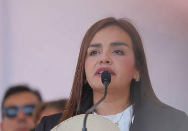 Delante de medios de comunicación, Grecia Quiroz, alcaldesa interina de Uruapan, respondió a las acusaciones que enfrenta respecto al homicidio de su esposo y alcalde Carlos Manzo.