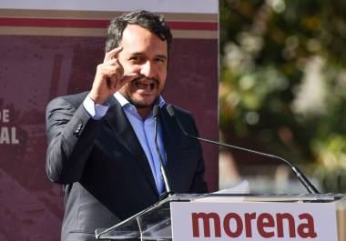 Andrés Manuel López Beltrán, secretario general de organización de Morena, durante el cierre de la gira nacional de asambleas informativas y de afiliación por parte del Comite Nacional de Morena, evento realizado en la Plaza de las Tres Culturas en Tlatelolco.