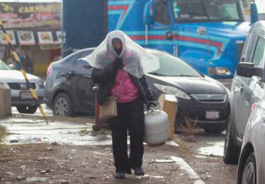 El SMN recomienda extremar precauciones ante heladas, lluvias, y afectaciones en la movilidad.