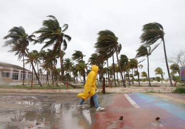 Se prevé que la tormenta tropical Beryl mantendrá su desplazamiento hacia el noroeste del Golfo de México y podría intensificarse a huracán de categoría 1, aproximándose a la costa norte de Tamaulipas.