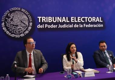 “La Corte dijo lo que aquí hemos sostenido, porque así lo dice la Constitución: el juicio de amparo no procede en materia electoral”, dijo Soto Fregoso.