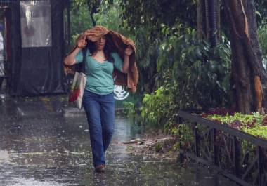 Este domingo 12 de julio, circulaciones ciclónicas y vaguadas en niveles medios y altos de la atmósfera, en combinación con la onda tropical #18 que se desplazará sobre sureste, generarán lluvias puntuales intensas.