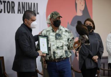 El gobernador Miguel Riquelme reiteró su felicitación a los activistas de la sociedad.