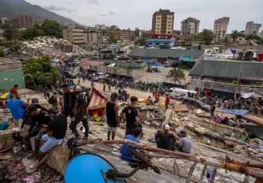 Autoridades venezolanas mantienen la búsqueda de sobrevivientes tras los terremotos, mientras actualizan el saldo de víctimas y reciben apoyo internacional para la emergencia.