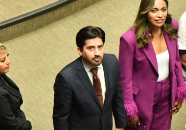 Omar Alejandro López Campos, tomó protesta como senador de Morena en suplencia de Enrique Inzunza Cázarez, durante la sesión extraordinaria del Senado de la República.