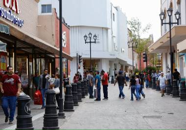 Los saltillenses aprovecharon los remates finales en medio de un intenso movimiento comercial.