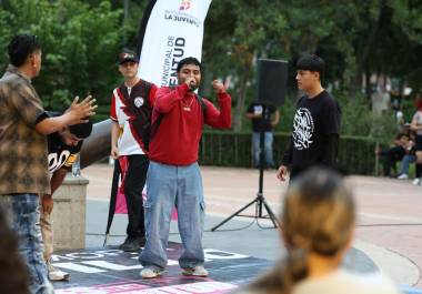 Jóvenes saltillenses demostraron su talento y creatividad durante el torneo de Freestyle “Por Amor a Saltillo”.