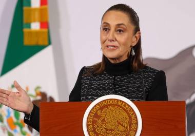 La presidenta Claudia Sheinbaum confirmó que Ryan James Wedding, uno de los fugitivos más buscados por el FBI, se entregó de manera voluntaria en una embajada tras anunciarlo públicamente en redes sociales.