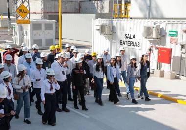 La central lleva el nombre de “Josefa Ortiz Téllez Girón” como un reconocimiento a mujeres queretanas ilustres.