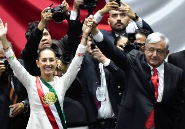 Para Loret de Mola, el discurso inaugural de la primera Presidenta envía un mensaje sobre el lugar que le da a AMLO y a las mujeres.