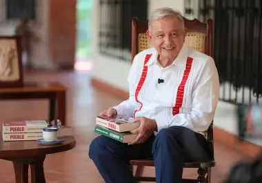 El expresidente de México, Andrés Manuel López Obrador (AMLO), reapareció este miércoles en redes sociales para anunciar su nuevo libro “Pueblo”.