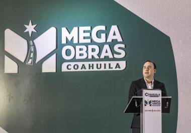 El gobernador Manolo Jiménez Salinas presentó este miércoles un paquete de megaobras carreteras por 14 mil millones de pesos para fortalecer la conectividad y competitividad de Coahuila.
