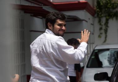 Gonzalo López Beltrán, hijo de Andrés Manuel López Obrador, fue recibido por la virtual presidenta electa, Claudia Sheinbaum.