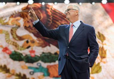 El empresario Ricardo Salinas Pliego habría contratado a la empresa de inteligencia corporativa Black Cube, para espiar a un abogado de la contraparte perteneciente a la firma Astor Asset Management, en Londres, en un intento por evitar el juicio, según Bloomerg.