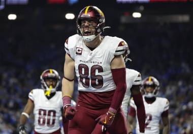 Los Commanders de Washington vencieron 45-31 a los Lions de Detroit en un partido repleto de anotaciones en el Ford Field.