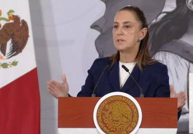 La presidenta Claudia Sheinbaum aseguró que el triunfo de la derecha en Chile no se repetirá en México. Afirmó que su gobierno mantiene respaldo popular.