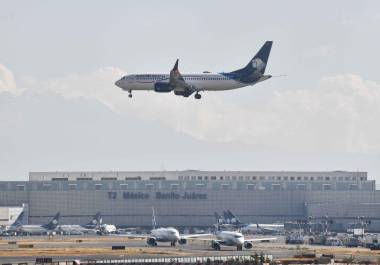 La aerolínea mexicana Aeroméxico se colocó, por segundo año consecutivo, como la aerolínea más puntual del mundo con un 90% de sus operaciones realizadas a tiempo.