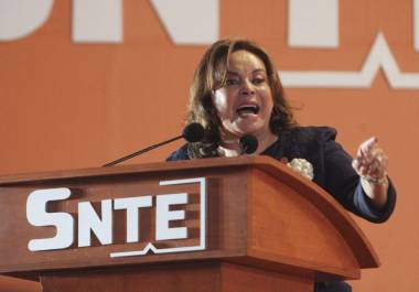 La Suprema Corte de Justicia de la Nación (SCJN) desechó el amparo con el que Elba Esther Gordillo Morales pretendía impugnar el pago de 19.2 millones de pesos por Impuesto sobre la Renta.