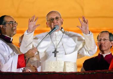 El papa Francisco, quien falleció el lunes a los 88 años, se encargó de redirigir la poderosa maquinaria diplomática vaticana dejando como legado su acercamiento hacia China y el mundo árabe.
