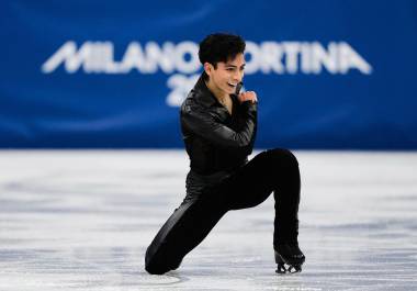 Donovan Carrillo durante su programa libre en la final de patinaje artístico de Milano-Cortina 2026, donde superó su marca personal y volvió a colocar a México en el escenario olímpico invernal.