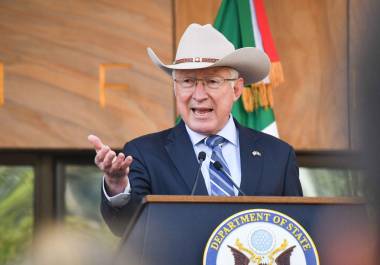 Ken Salazar, embajador de Estados Unidos en México, encabezó la ceremonia de dedicación de la Nueva embajada de Estados Unidos en México ubicada en la colonia Irrigación de la colonia Miguel Hidalgo.