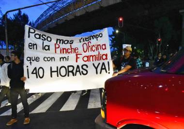 La presidenta Claudia Sheinbaum Pardo incluyó la reducción de la jornada laboral como uno de sus 100 compromisos de gobierno.