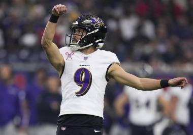 Tucker sale del retiro, por su parte, Harrison Butker conserva la titularidad, pero ahora tendrá competencia directa mientras intenta recuperar su efectividad.