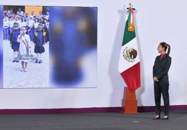 Claudia Sheinbaum, presidenta de México, durante la conferencia matutina en Palacio Nacional, observó el vídeo de una niña que se caracterizó de presidenta durante un desfile de la Revolución Mexicana en Chiapas.