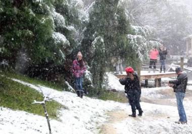 El frente frío #25 muestra sus efectos severos en la recta final de 2025; sin embargo, habrá estados de la República Mexicana donde existirán la posibilidad de nieve, aguanieve y temperaturas extremas.