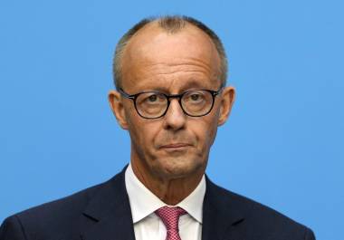 Friedrich Merz, el líder de la CDU, de 69 años, es un abogado multimillonario que ha estado entrando y saliendo de la política durante décadas